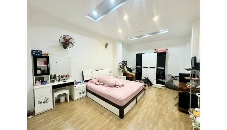Ngộp Lũy Bán Bích - 4x17m2 - HXH tránh vô nhà Sát Q11 - 3 tầng
